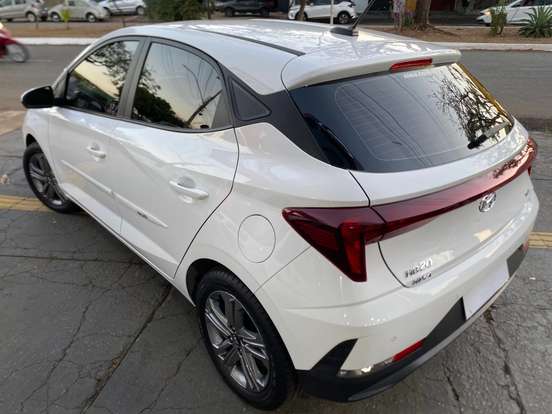 HYUNDAI-HB20S-1.0 TGDI FLEX COMFORT PLUS AUTOMÁTICO HYUNDAI-HB20S-2024