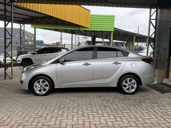 HYUNDAI-HB20S-2017