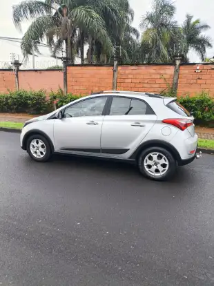 HYUNDAI-HB20X-2014
