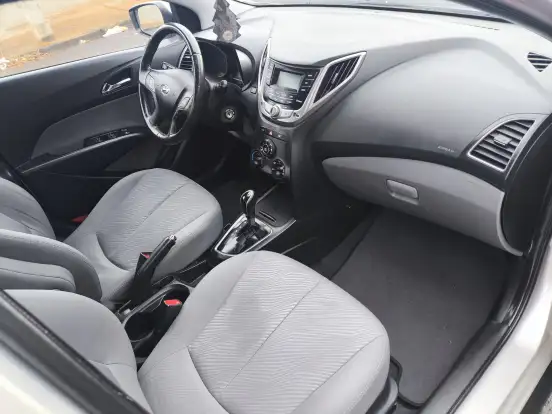 HYUNDAI-HB20X-2014