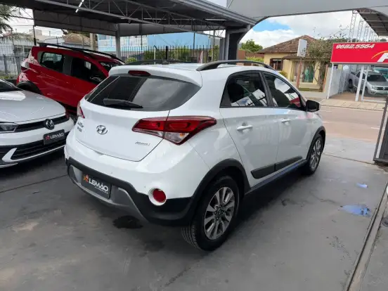 HYUNDAI-HB20X-2017