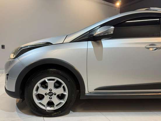 HYUNDAI-HB20X-2014