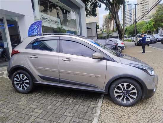 HYUNDAI-HB20X-2019