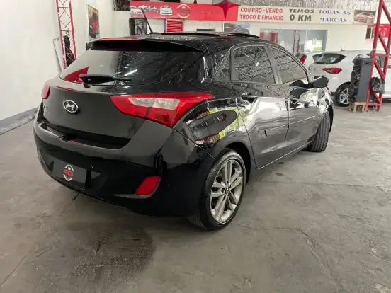HYUNDAI-I30-1.8 MPI 16V GASOLINA 4P AUTOMATICO HYUNDAI-I30-2015
