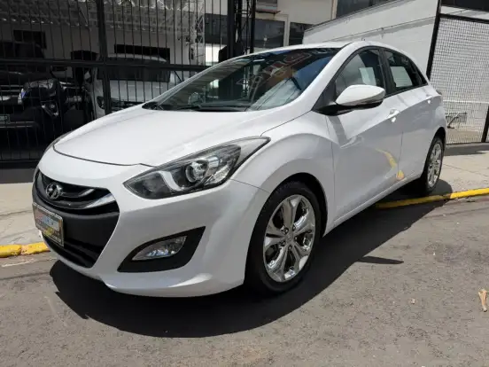 HYUNDAI-I30-1.8 MPI 16V GASOLINA 4P AUTOMATICO HYUNDAI-I30-2014