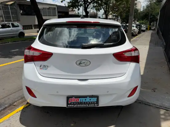 HYUNDAI-I30-2014