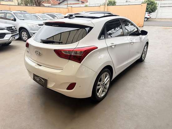 HYUNDAI-I30-1.8 MPI 16V GASOLINA 4P AUTOMATICO HYUNDAI-I30-2015