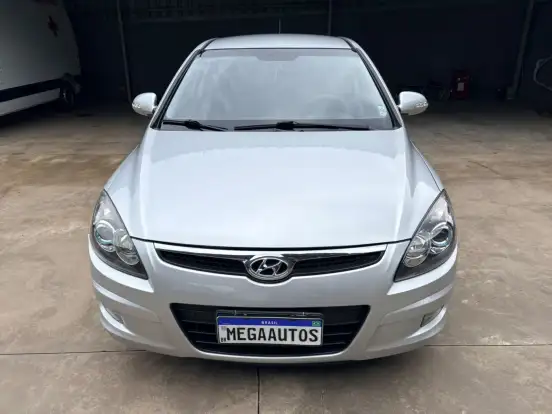 HYUNDAI-I30-2.0 MPFI GLS 16V GASOLINA 4P AUTOMÁTICO HYUNDAI-I30-2011
