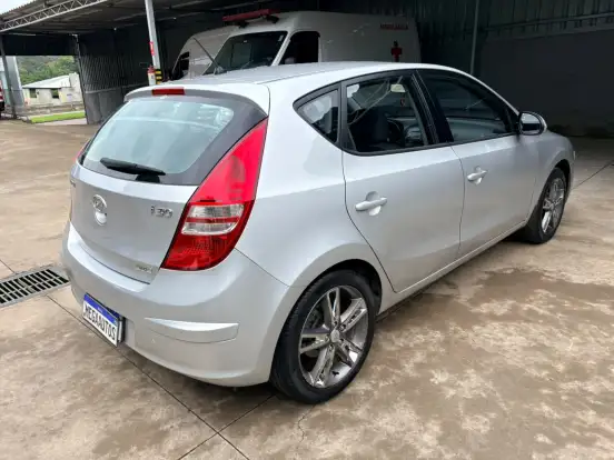 HYUNDAI-I30-2011
