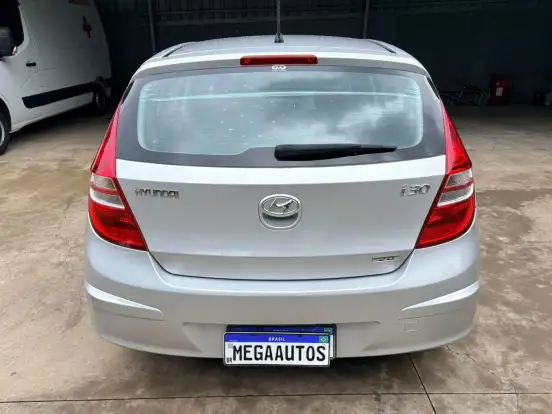 HYUNDAI-I30-2.0 MPFI GLS 16V GASOLINA 4P AUTOMÁTICO HYUNDAI-I30-2011