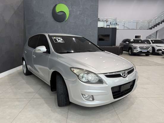 HYUNDAI-I30-2.0 MPFI GLS 16V GASOLINA 4P AUTOMÁTICO HYUNDAI-I30-2011