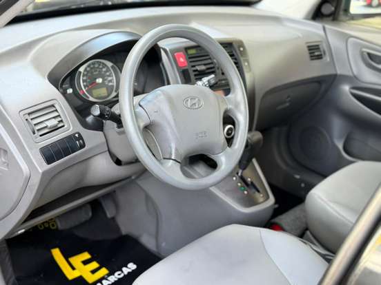 HYUNDAI-TUCSON-2009
