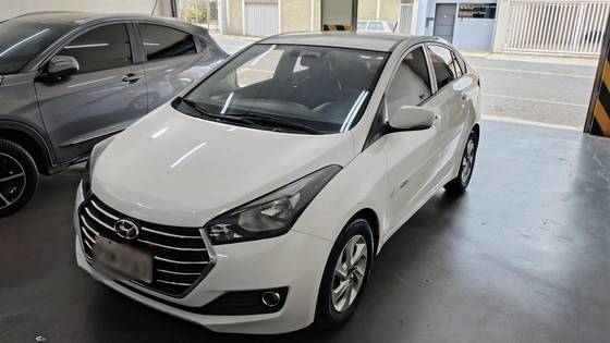 HYUNDAI HB20S 1.6 COMFORT PLUS 16V FLEX 4P AUTOMÁTICO