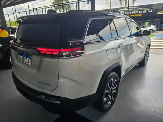 JEEP-COMMANDER-2023