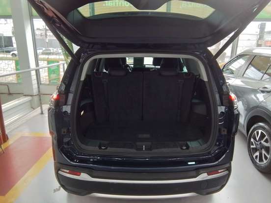 JEEP-COMMANDER-2024
