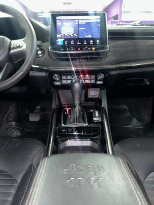 JEEP-COMMANDER-2025