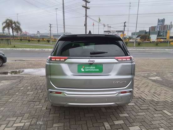 JEEP-COMMANDER-2024