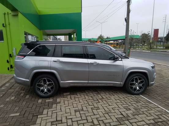 JEEP-COMMANDER-2024