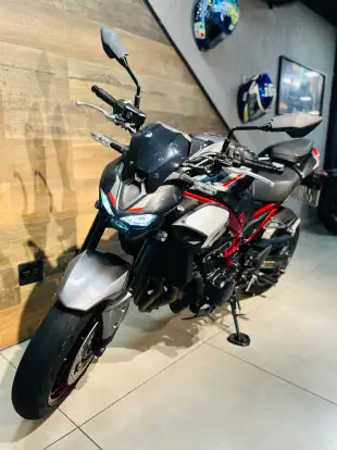 KAWASAKI-Z900-2026