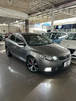 KIA CERATO 1.6 EX3 SEDAN 16V GASOLINA 4P MANUAL