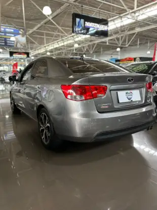 KIA-CERATO-2011