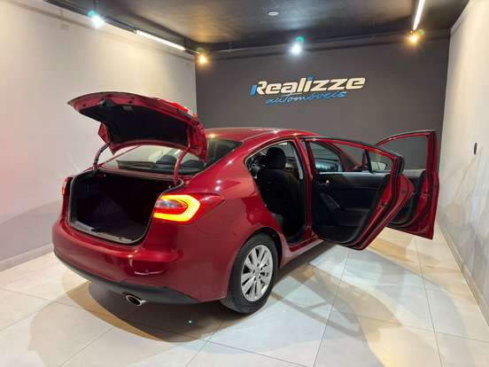 KIA-CERATO-1.6 SX 16V FLEX 4P AUTOMÁTICO KIA-CERATO-2013