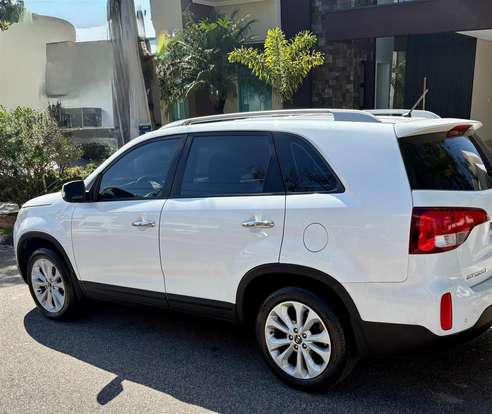 KIA-SORENTO-2013