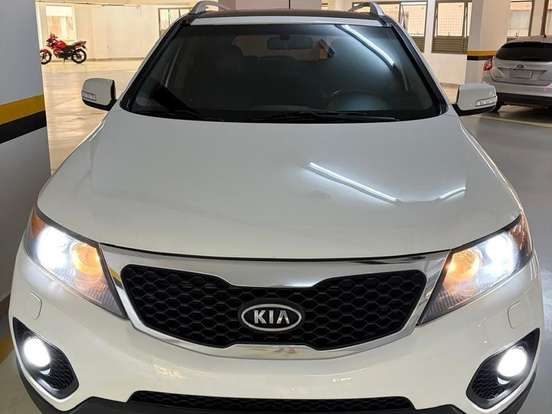 KIA-SORENTO-3.5 V6 GASOLINA EX 7L 4WD AUTOMÁTICO KIA-SORENTO-2012