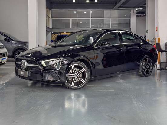 MERCEDES-BENZ-A 200-2020