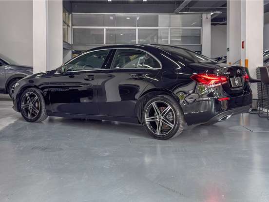 MERCEDES-BENZ-A 200-2020