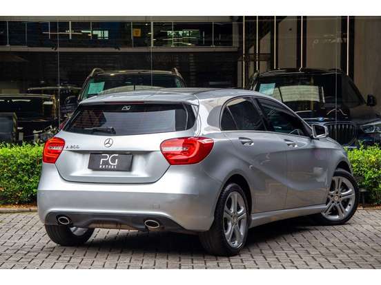MERCEDES-BENZ-A 200-1.6 TURBO URBAN 16V GASOLINA 4P AUTOMÁTICO MERCEDES-BENZ-A 200-2013