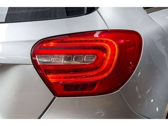 MERCEDES-BENZ-A 200-2013