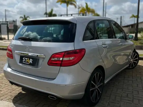 MERCEDES-BENZ-B 200-1.6 SPORT TURBO GASOLINA 4P AUTOMÁTICO MERCEDES-BENZ-B 200-2014