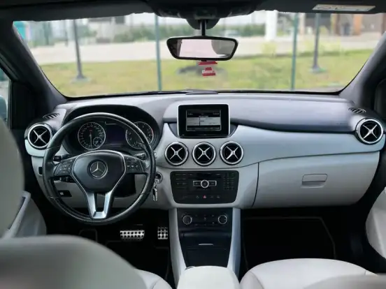 MERCEDES-BENZ-B 200-1.6 SPORT TURBO GASOLINA 4P AUTOMÁTICO MERCEDES-BENZ-B 200-2014