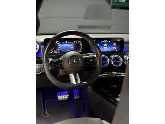 MERCEDES-BENZ-CLA 200-2024