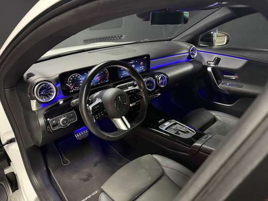 MERCEDES-BENZ-CLA 200-2024