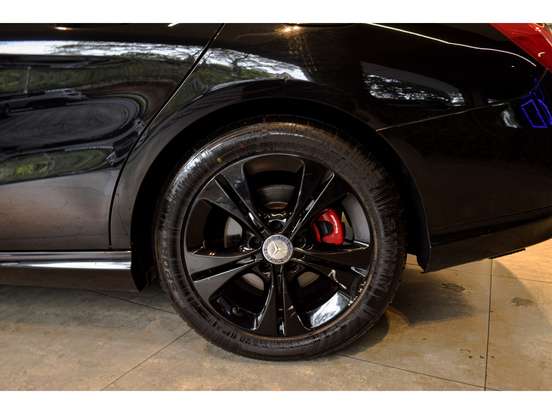 MERCEDES-BENZ-CLA 200-1.6 FIRST EDITION TURBO GASOLINA 4P AUTOMATIZADO MERCEDES-BENZ-CLA 200-2013