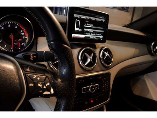 MERCEDES-BENZ-CLA 200-2013