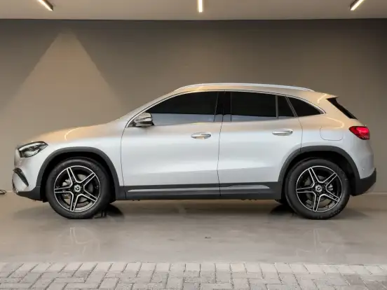 MERCEDES-BENZ-GLA 200-2025