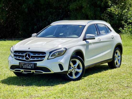 MERCEDES-BENZ-GLA 200-2017