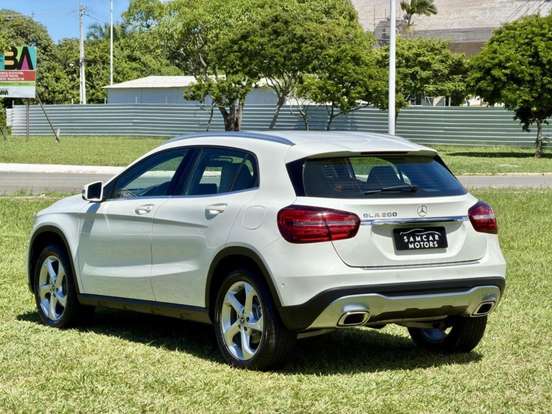 MERCEDES-BENZ-GLA 200-2017
