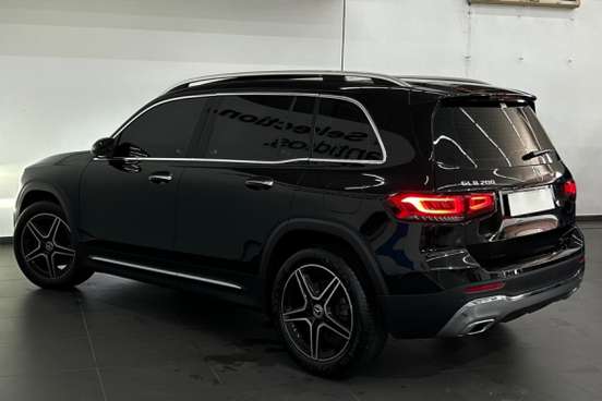 MERCEDES-BENZ-GLB 200-2022