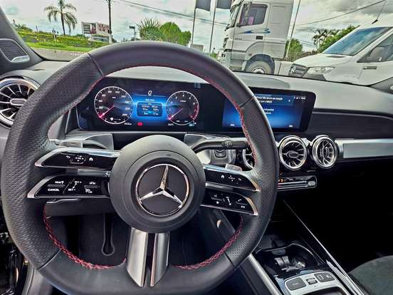 MERCEDES-BENZ-GLB 220-2.0 MHEV AMG LINE 4MATIC 8G-DCT MERCEDES-BENZ-GLB 220-2025