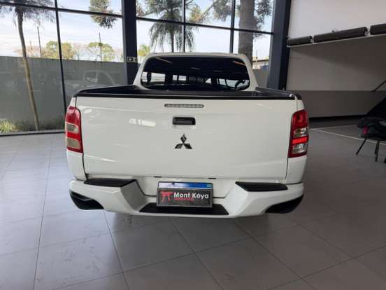 MITSUBISHI-L200 TRITON-2.4 16V TURBO DIESEL GL CD 4X4 MANUAL MITSUBISHI-L200 TRITON-2022