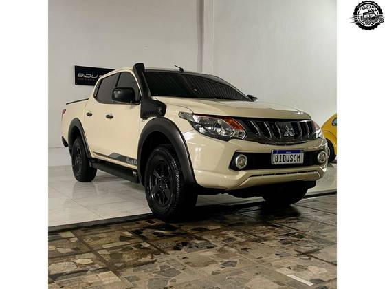 MITSUBISHI L200 TRITON 2.4 16V TURBO DIESEL SPORT GLS CD 4P 4X4 AUTOMÁTICO