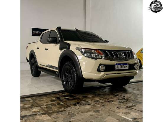 MITSUBISHI-L200 TRITON-2.4 16V TURBO DIESEL SPORT GLS CD 4P 4X4 AUTOMÁTICO MITSUBISHI-L200 TRITON-2024