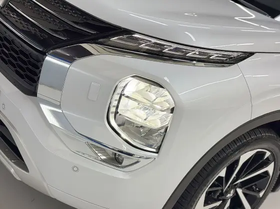MITSUBISHI OUTLANDER 2.4 PHEV SIGNATURE S-AWC DHT
