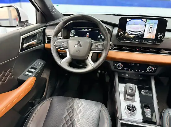MITSUBISHI-OUTLANDER-2.4 PHEV SIGNATURE S-AWC DHT MITSUBISHI-OUTLANDER-2026