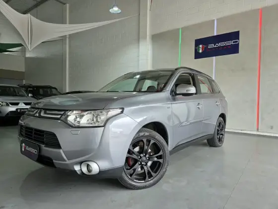 MITSUBISHI OUTLANDER 3.0 GT 4X4 V6 24V GASOLINA 4P AUTOMÁTICO