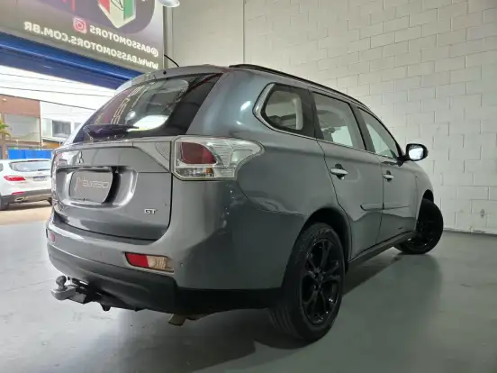 MITSUBISHI-OUTLANDER-3.0 GT 4X4 V6 24V GASOLINA 4P AUTOMÁTICO MITSUBISHI-OUTLANDER-2014